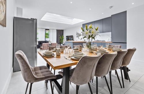 Luton House | Work Crew-Friendly 5BR, Parking & Reliable WiFi