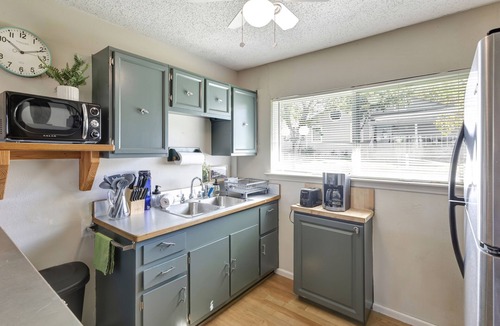 Lavon Cabin | Work Crew/Insurance-Ready Home Near Lavon & Wylie - ON THE WATER!