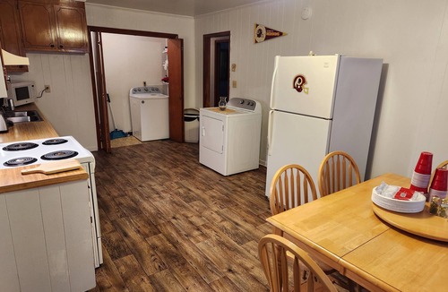 Franklin House | Work Crew or Family-Friendly Lodging - 3 Bedrooms