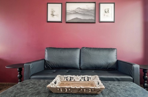 Prescott Hotel | Work & Dine | Free Parking | Simple Comfort