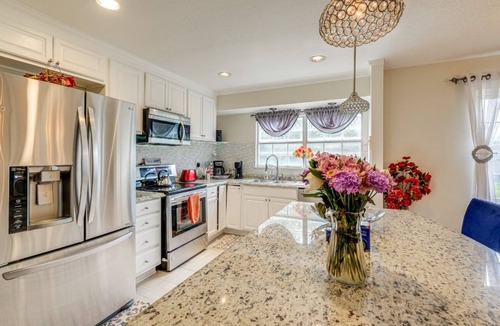 Oxon Hill-Glassmanor House | Work Friendly 5BR Home, Mid-Term Discounts Available