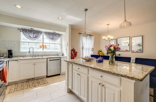 Oxon Hill-Glassmanor House | Work Friendly 5BR Home, Mid-Term Discounts Available
