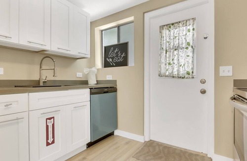 Tarpon River House | Work-friendly duplex 1, shared hot tub! Near Las Olas Blvd