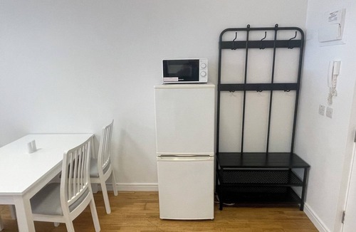 Dalston Apartment | Work-Friendly Dalston Apartment