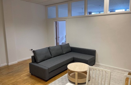 Dalston Apartment | Work-Friendly Dalston Apartment