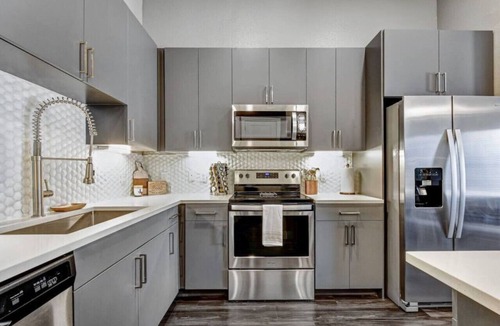 Downtown San Antonio Apartment | Work from “Home” or by the Pool | Fast Fiber WiFi