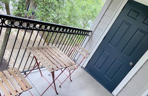South Main Apartment | Work Hard Play Hard! Near Med Center, NRG Stadium, Midtown, Downtown, and more