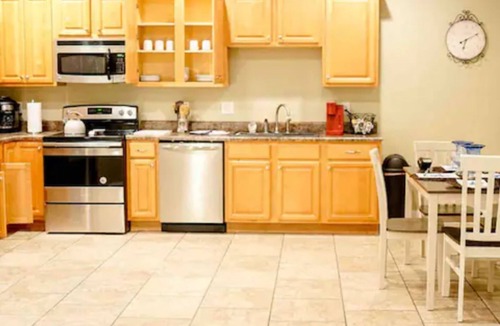 Kreole Apartment | Work Hard, Rest Easy, 3BR 2BA, Laundry, WiFi
