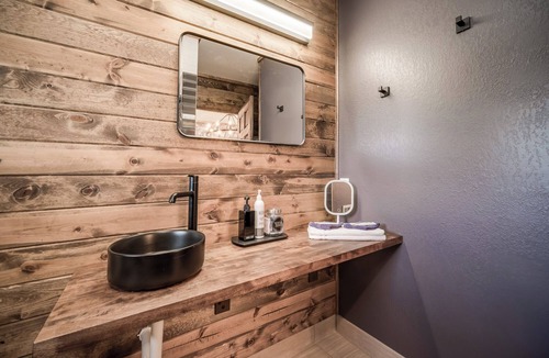 Prescott Hotel | Work & Lounge Space | Free Parking