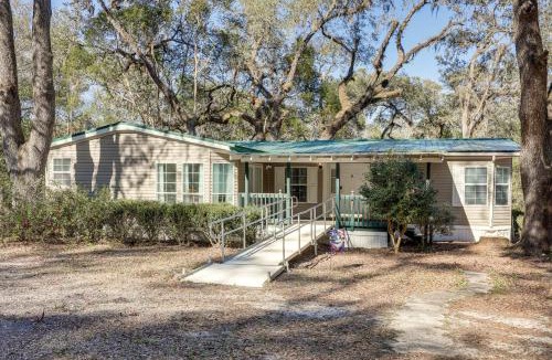 Boys Ranch House | Work, Play and Explore! Retreat with Deck in McAlpin