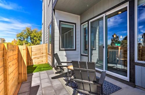 Dupont House | Work, Play and Explore! Townhome 6 Mi to Dtwn Denver