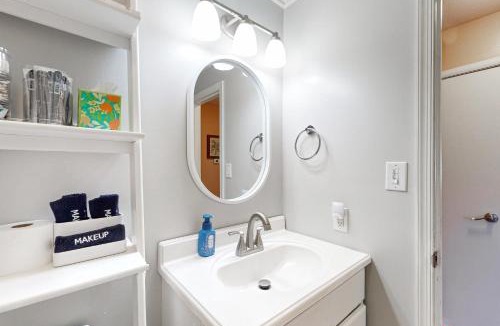 York House | Work & Play! Home 1 Mi to Dtwn & Central Market