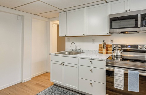 Alexandria Apartment | Work & Play in Alexandria! DMV Commuter Base