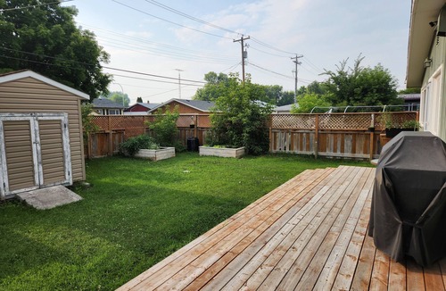 Gimli House | Work & Play in Gimli – Office space, Fibre Internet, Full Kitchen, Lake Walks
