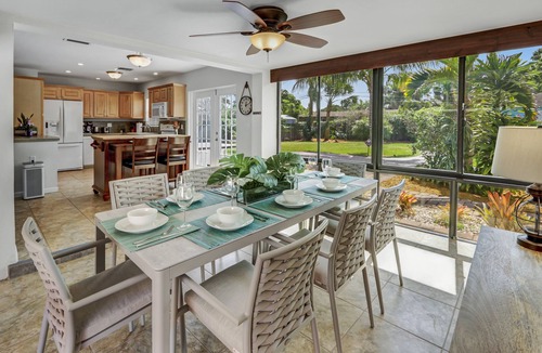 Central Corals House | Work & Play Retreat. Private Office. 1GB Internet