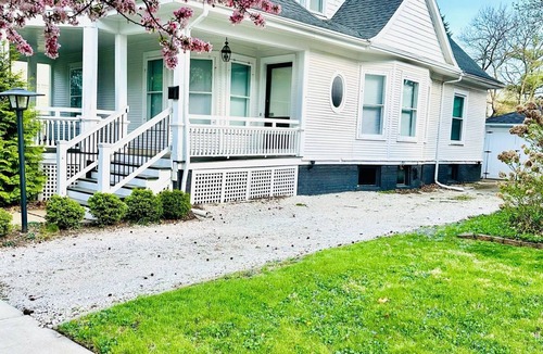 Bloomington Condo | Work & Relax 1BR w/Office in Prime Location