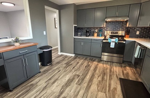 Liverpool House | Work + Relax + Play | 3BR Home w/Ping Pong Table