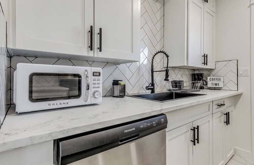 Bartlesville Apartment | Work, Rest & Recharge – Downtown Home w/Washer & Dryer