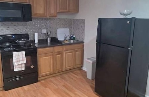 Ironbound District Apartment | Work + Study NYC+EWR Walk to Train