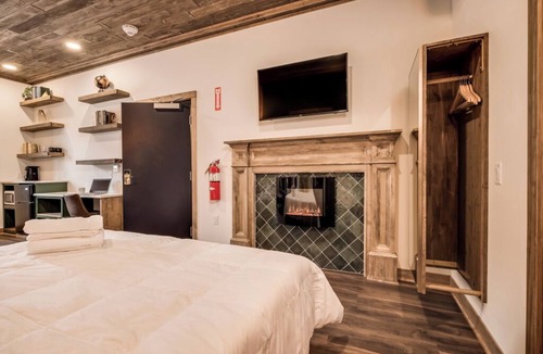 Prescott Hotel | Work & Wander | Cafés & Cozy Comforts