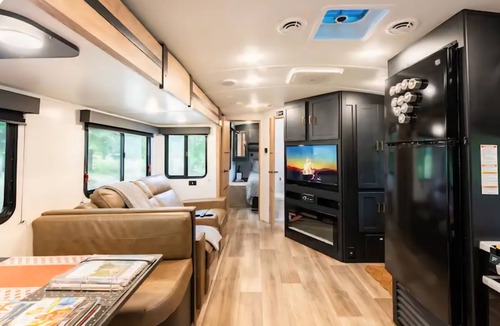 Eden House | Workcation-Ready RV Retreat w/ Private Office Near Savannah