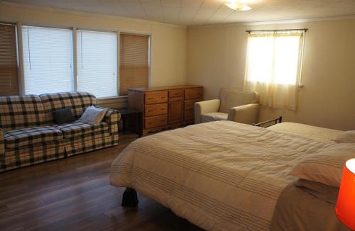 Chamberlayne House | Worker's Den of Richmond-5 bdr house in zip 23227