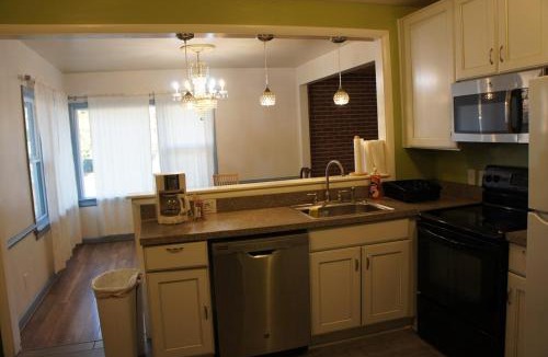 Chamberlayne House | Worker's Den of Richmond-5 bdr house in zip 23227
