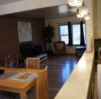 Chamberlayne House | Worker's Den of Richmond-5 bdr house in zip 23227