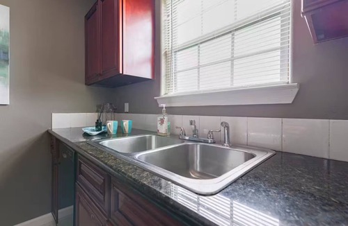 McNair Condo | Worker's Haven Baytown Near Plants Quiet