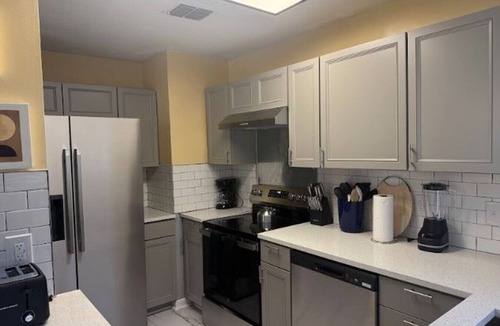 Southside House | ~Worker Wonderland Sleeps 14 Heated Pool~