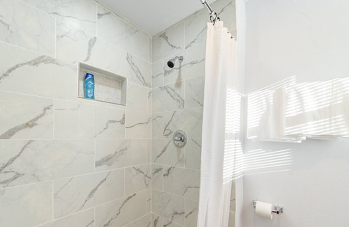 Beaumont House | Workers Haven - Pet Friendly- Patio- Fiber Wi-fi