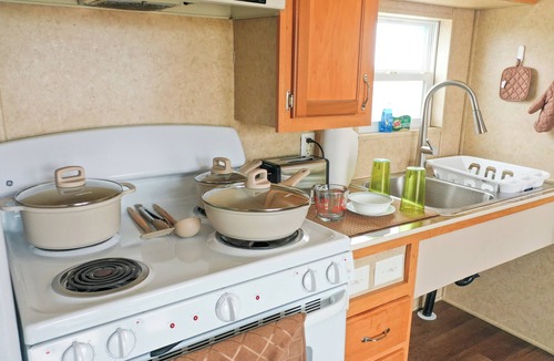 Big Spring Apartment | Workforce, 2-bedroom apartment with full kitchen in Big Spring