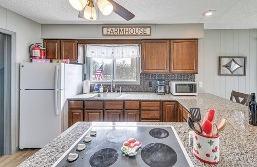 Central Lake Apartment | Working Farm w/On-Site Winery! Central Lake Hub