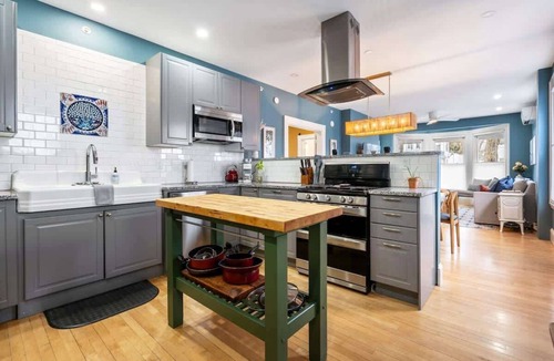 Oakdale Apartment | Workspace | Soaking Tub | W/D | 5 Min Downtown