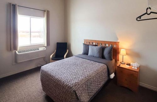 Esterhazy Hotel | WorkStay Lodging - Yarbo, SK - Near Esterhazy & Mosaic K1, K2, & K3