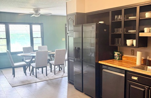 Pendleton Heights House | World Cup 2026 Match Home Sleeps 6 Downtown KC