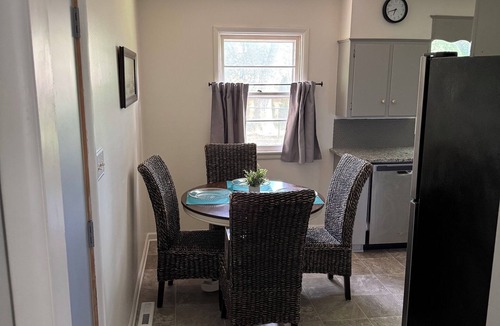 Edwardsville House | World Cup! 3-bedroom home just 3 miles to Sporting KC and the Speedway