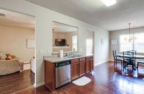 Clarkdale House | World Cup 3BR Group Hub Near MARTA Rail to Stadium