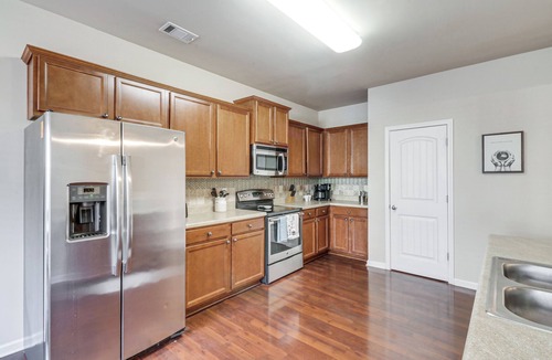 Clarkdale House | World Cup 3BR Group Hub Near MARTA Rail to Stadium