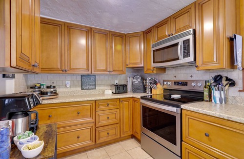 Plainville House | World Cup Attendees Lake Retreat 5 Mi to Gillette!