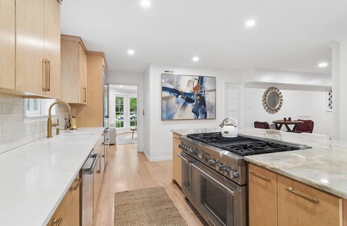 Dallas House | World Cup Dallas 2026-Forest Hills Premier Estate-Chef's Kitchen-Huge Backyard