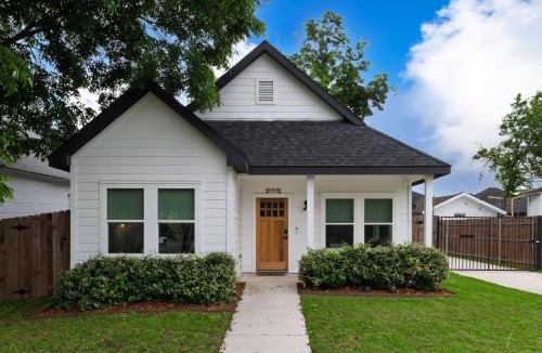 Fort Worth House | World Cup Escape - Easy Trip to the Action