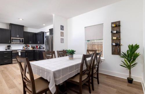 Fort Worth House | World Cup Escape - Easy Trip to the Action