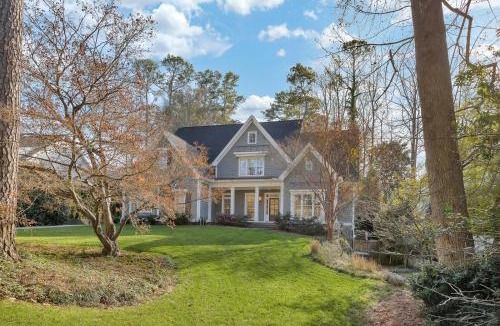 Chastain Park House | World Cup estate w pool & fire pit