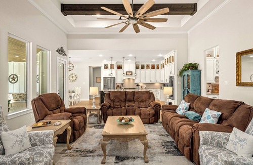 Conroe House | WORLD CUP EXECUTIVE BASE CAMP-Texas-Shaped Pool & Spa-5Star Luxury-Whole Home