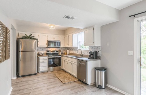 Liberty House | World Cup Fan Base 3BR with Private Garage