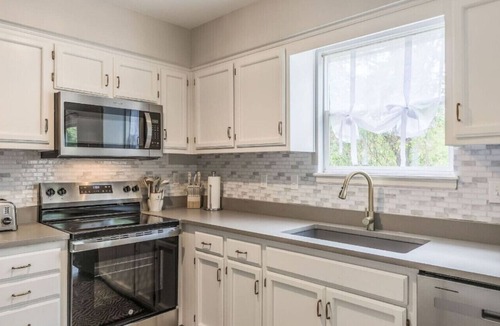 Liberty House | World Cup Fan Base 3BR with Private Garage