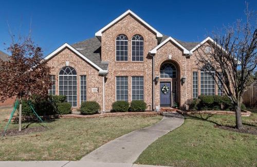Frisco House | World Cup Group Stay | Pool, Games & Outdoor Space