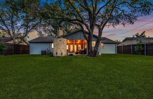 Plano House | World Cup Host Metro, Near DART Rail/US-75/PGBT Downtown Plano, Parking + Patio