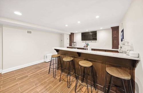 Leawood House | World Cup HQ | Pool + Game Room + Huge Yard
